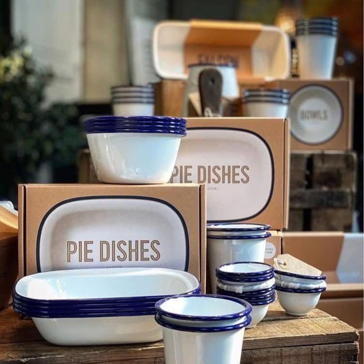 Falcon Enamelware Oblong Pie Dishes