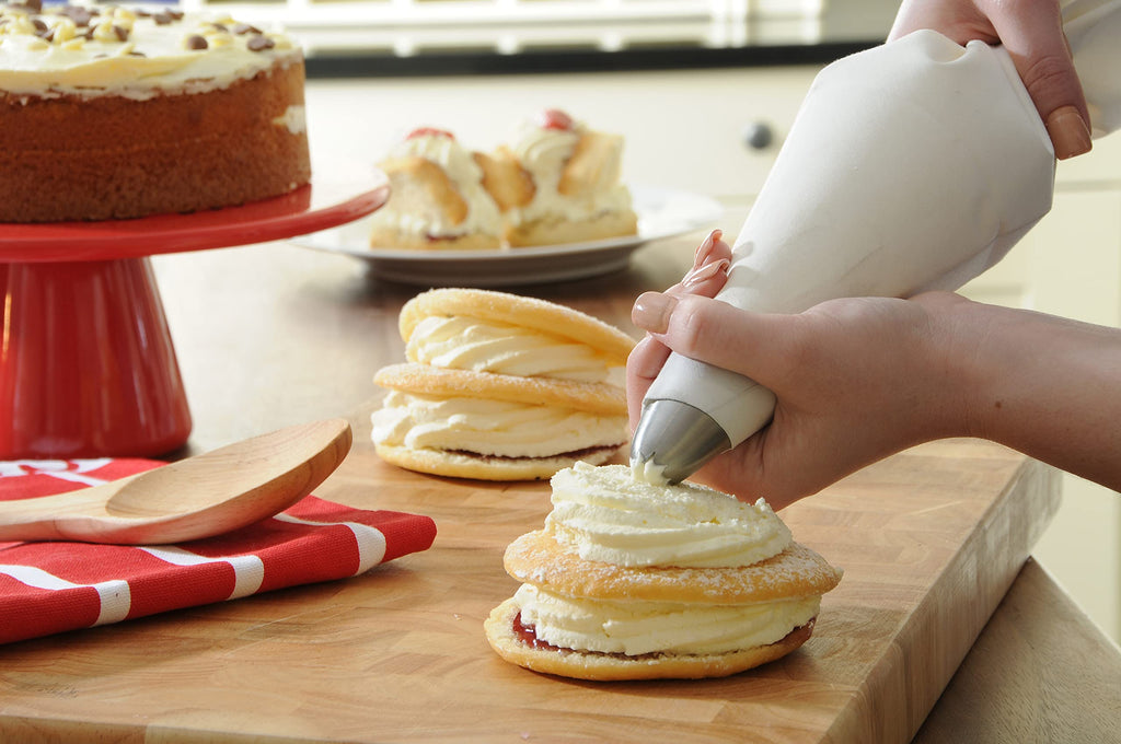 Mason Cash Russia Nozzles & Six Piping Bags Set