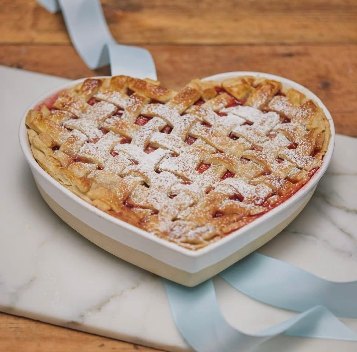 Mason Cash Rustic Charm 28cm Heart Pie Dish
