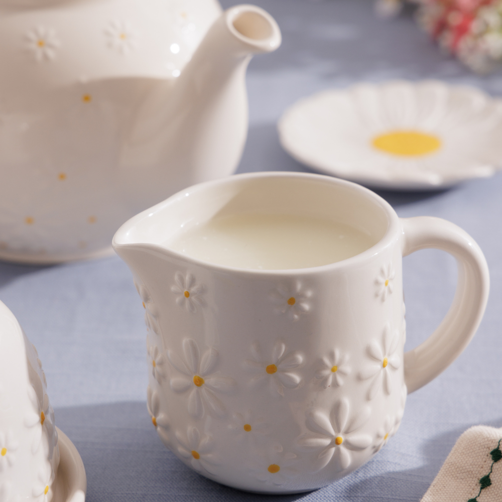 P&K Daisy Milk Creamer